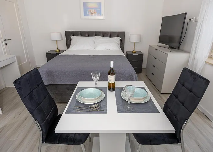 ゲストハウス Iva 3*