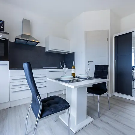 Iva Πανσιόν 3*