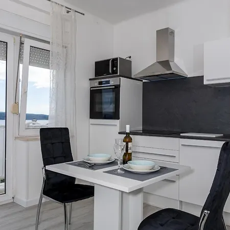 Πανσιόν Iva Crikvenica